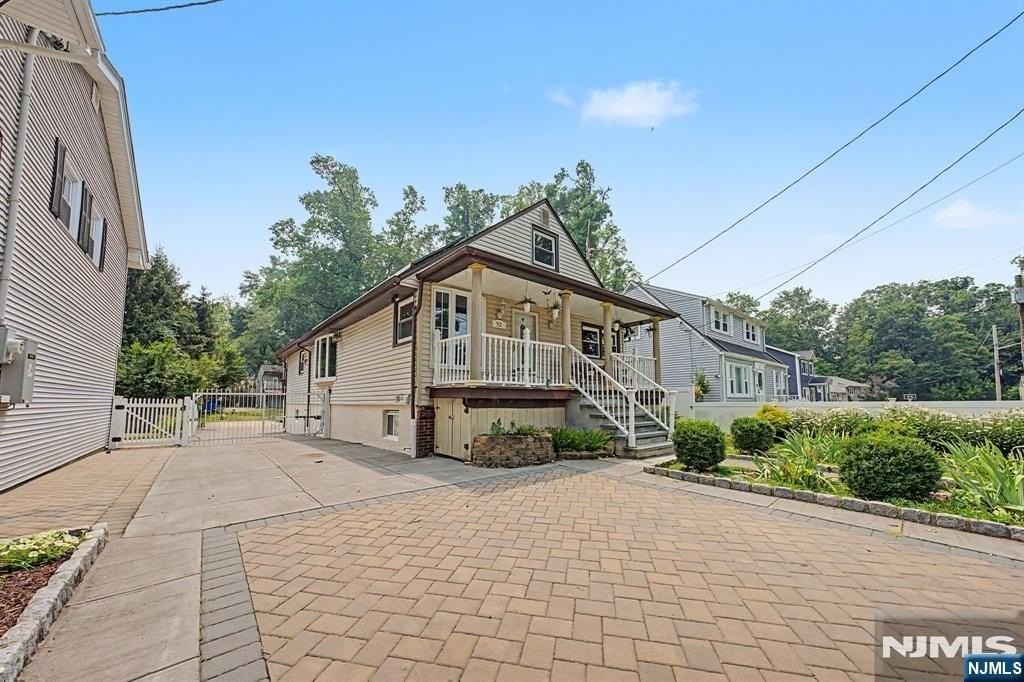 92 Blauvelt Ave - Photo 4 of 49