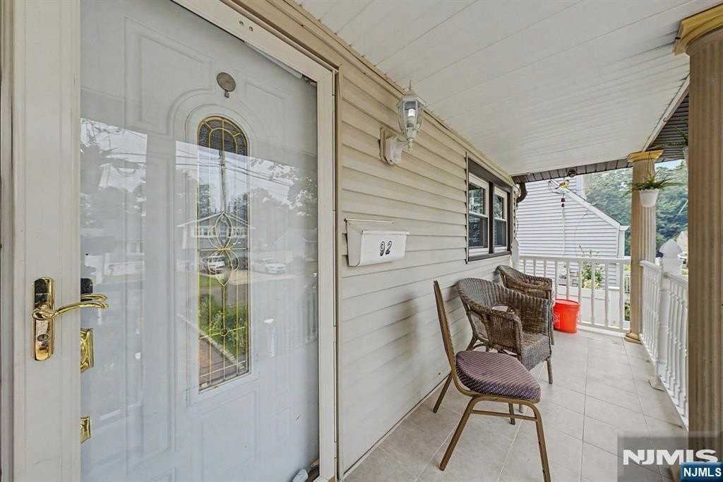 92 Blauvelt Ave - Photo 5 of 49