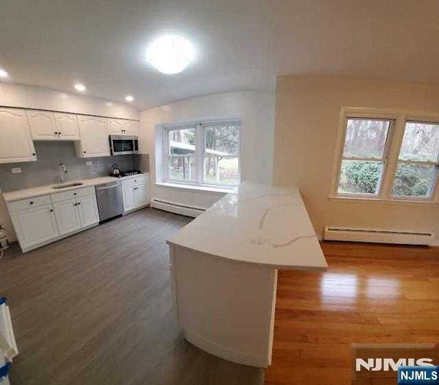 30 Pierce Ave - Photo 2 of 28