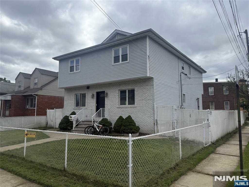 148 Church St - Photo 2 of 15