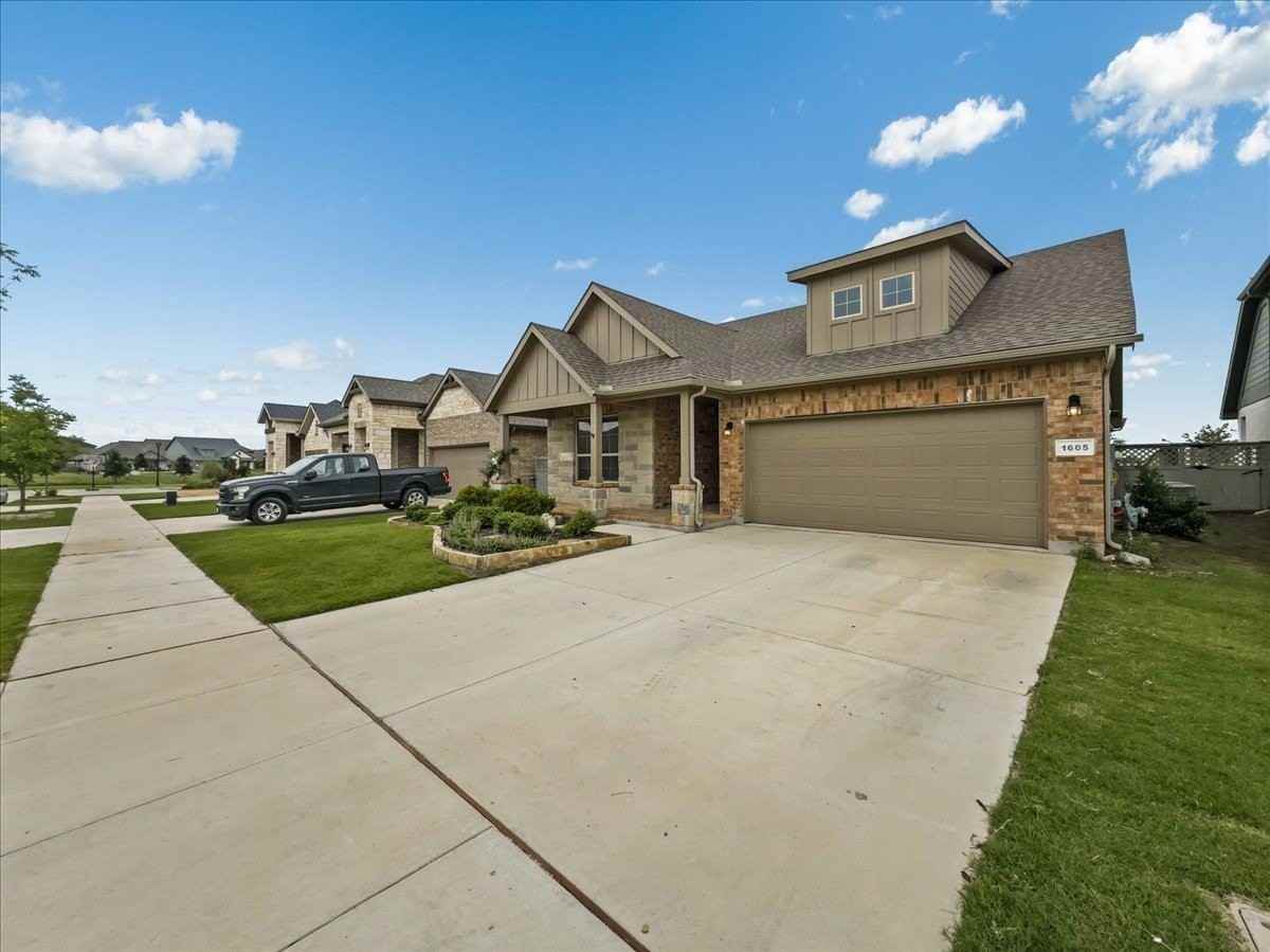1605 Camp Ct