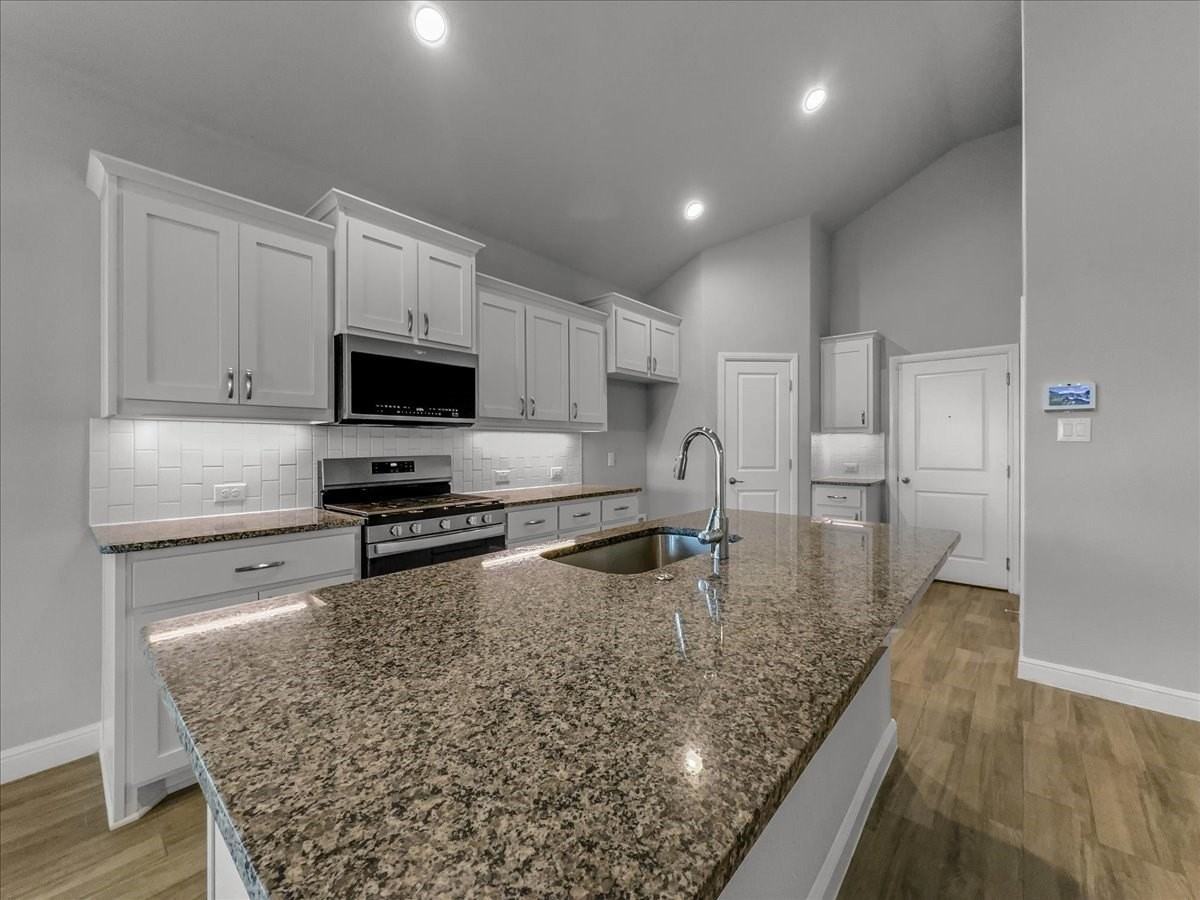 1605 Camp Ct - Photo 7 of 26