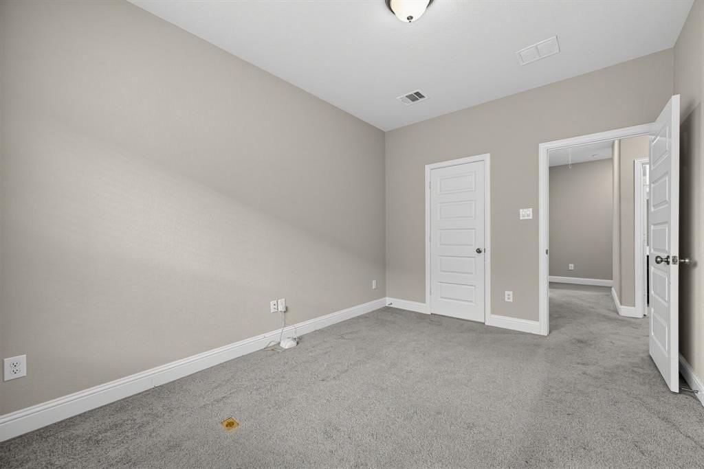 4429 Grady Ln - Photo 5 of 32