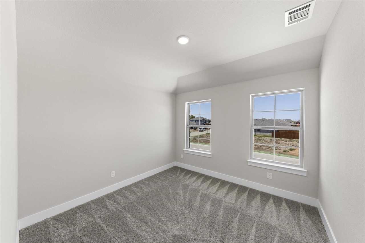 5104 Doliver Dr - Photo 3 of 19