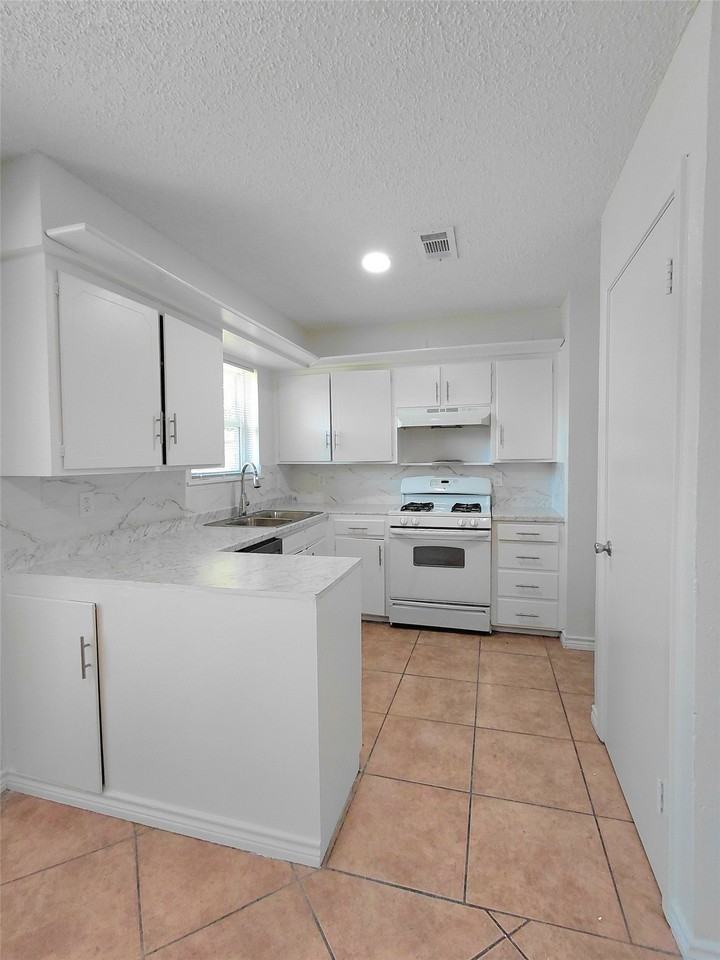 405 Kingfisher Ln - Photo 4 of 14