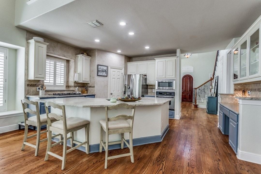 6909 Medallion Dr - Photo 7 of 25