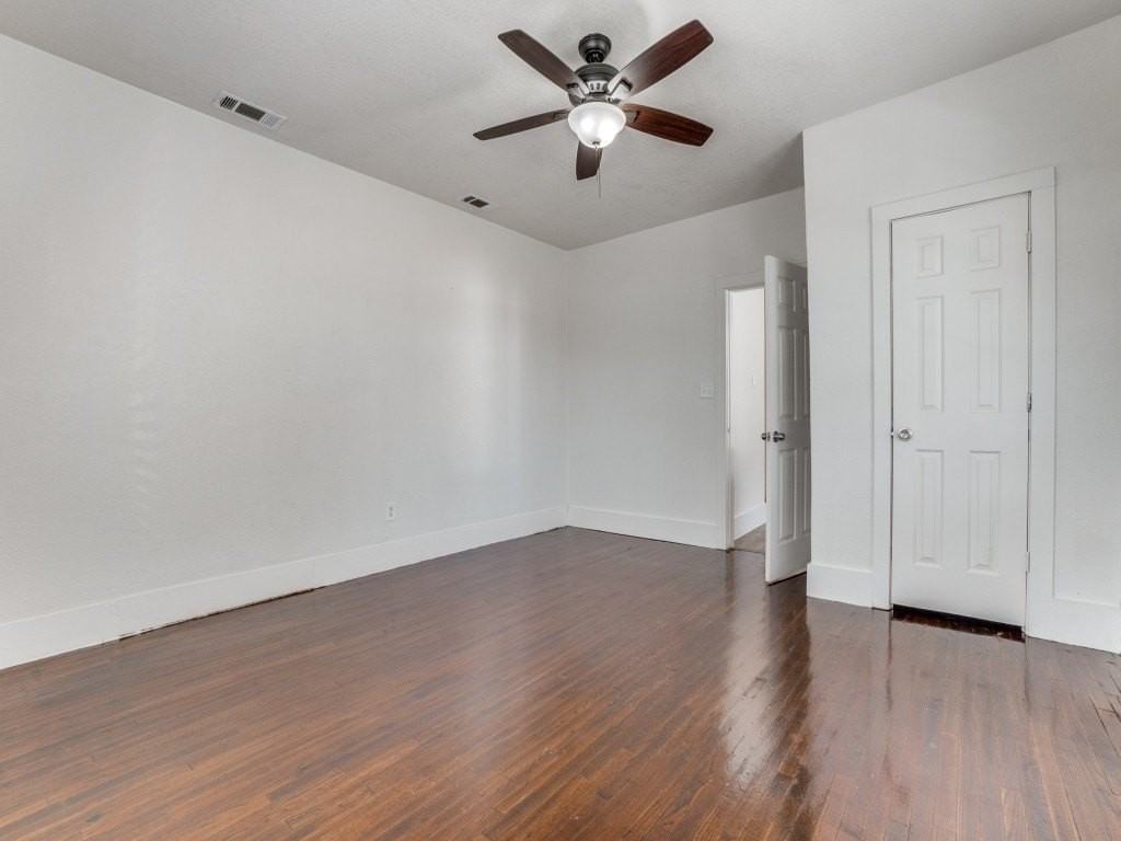 1628 Poplar St - Photo 4 of 20