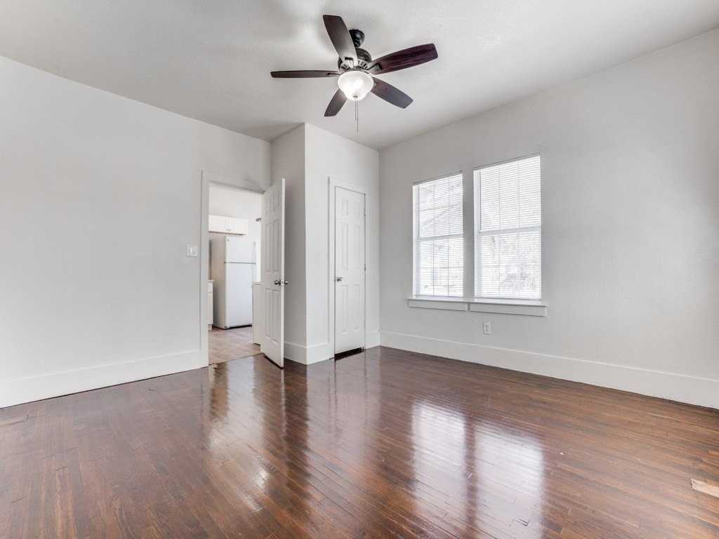 1628 Poplar St - Photo 6 of 20