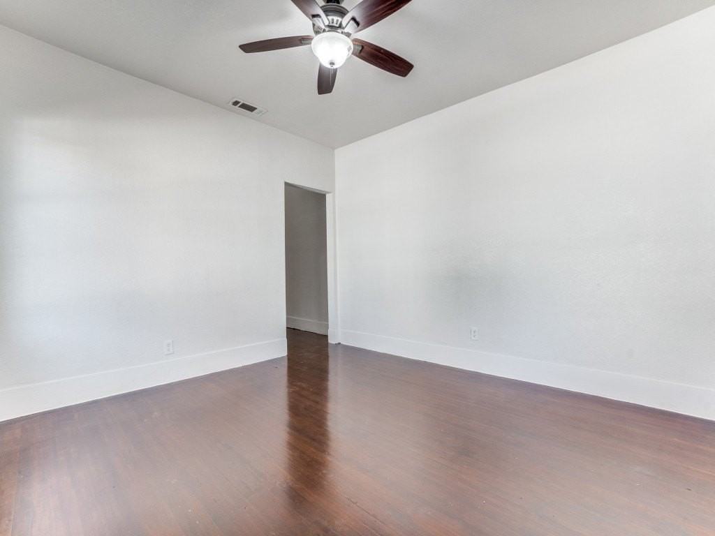 1628 Poplar St - Photo 7 of 20