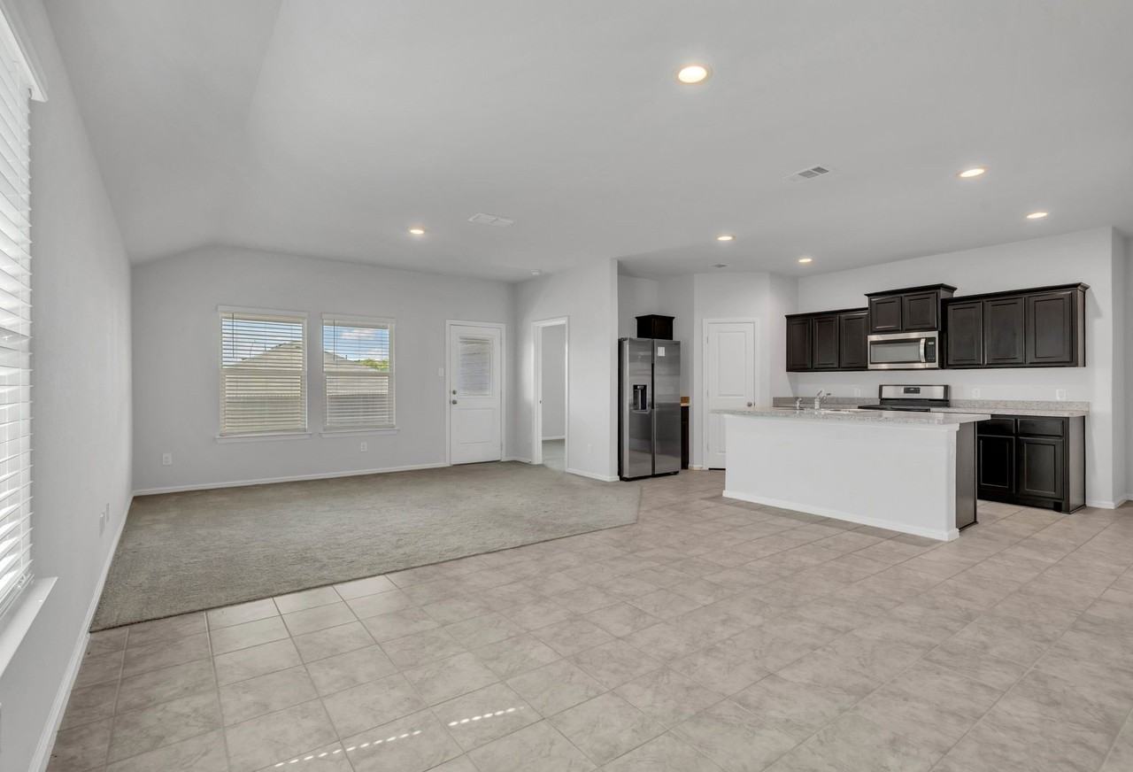 16617 Porterfield Ln - Photo 6 of 31