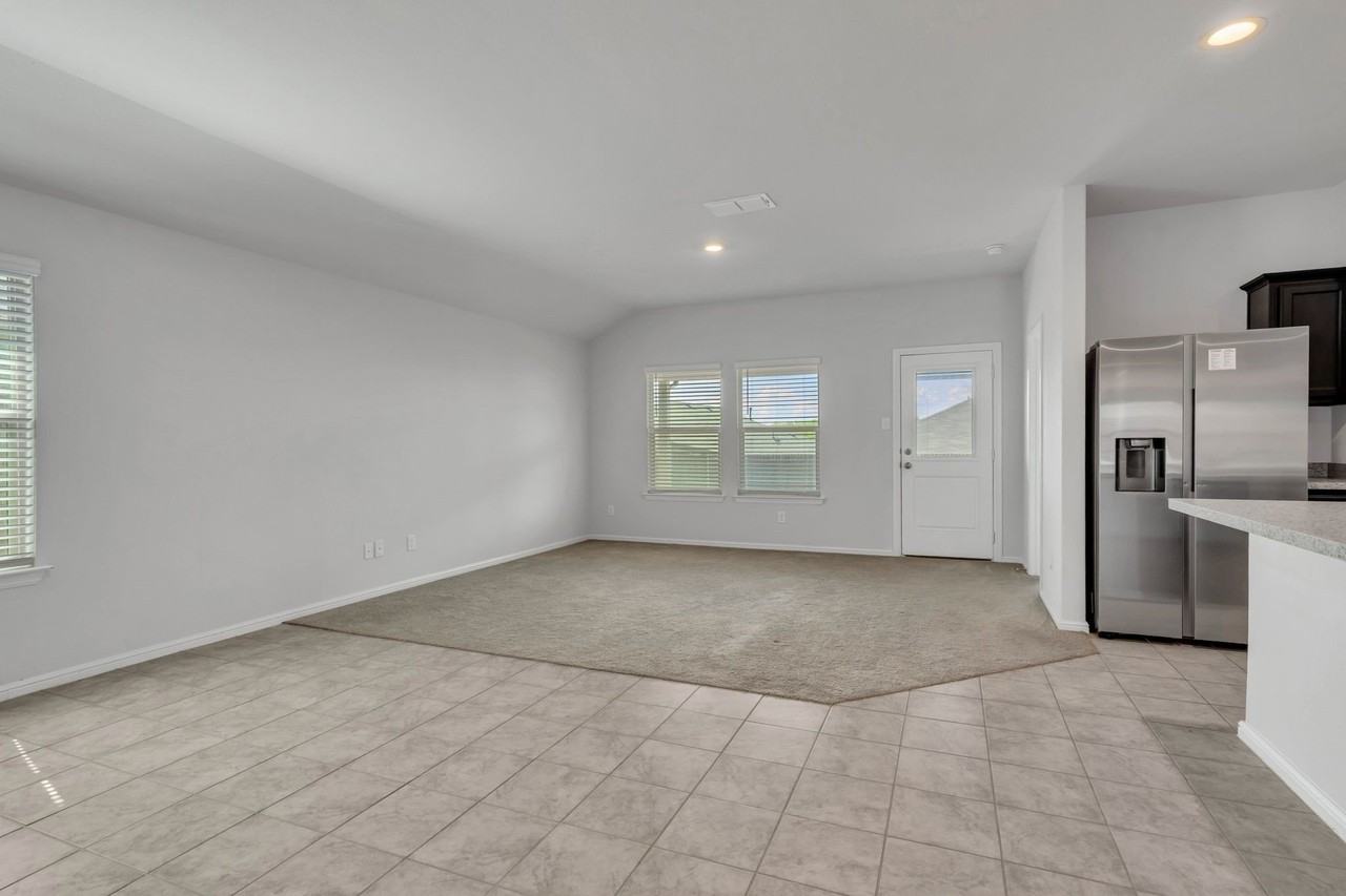 16617 Porterfield Ln - Photo 7 of 31