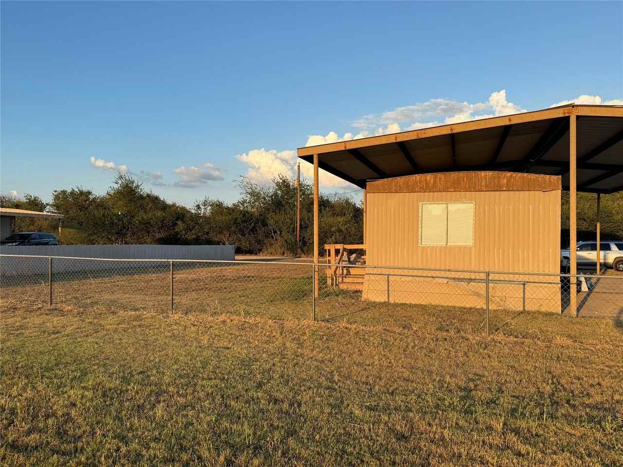 3304 Hidalgo Rd #B - Photo 2 of 20