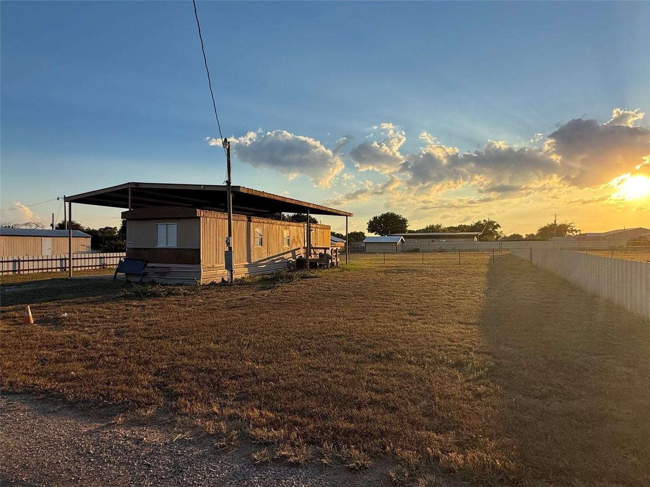 3304 Hidalgo Rd #B - Photo 6 of 20