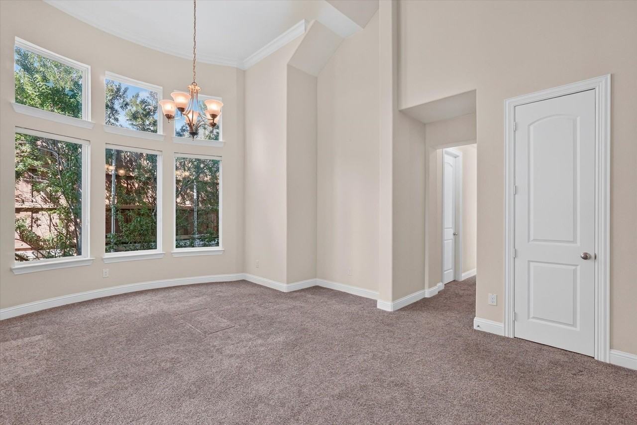 3005 Orleans Dr - Photo 6 of 16