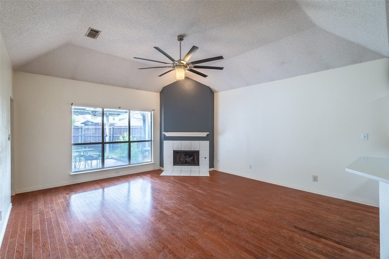 7836 Armor Ln - Photo 2 of 27