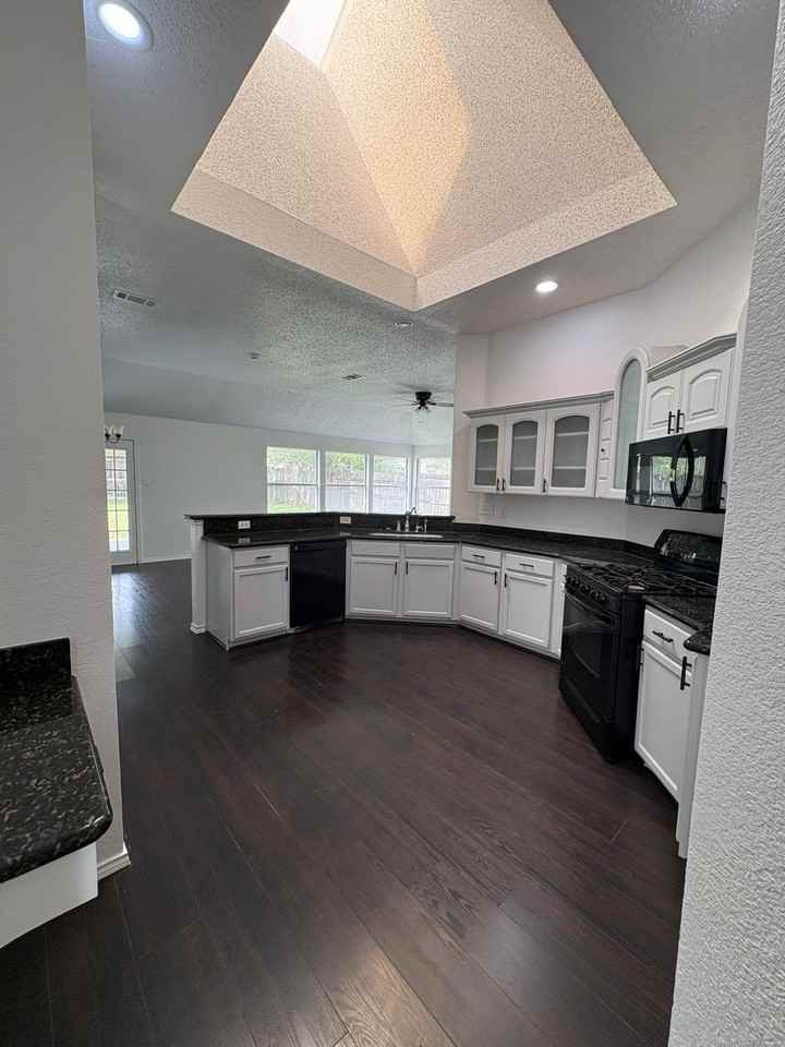 6426 St Leonard Dr - Photo 5 of 27