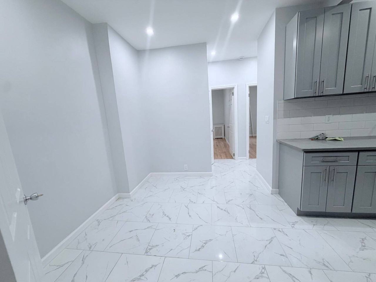 3235 Seymour Ave - Photo 3 of 9