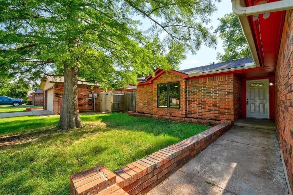 11601 Matthews Ave - Photo 2 of 39