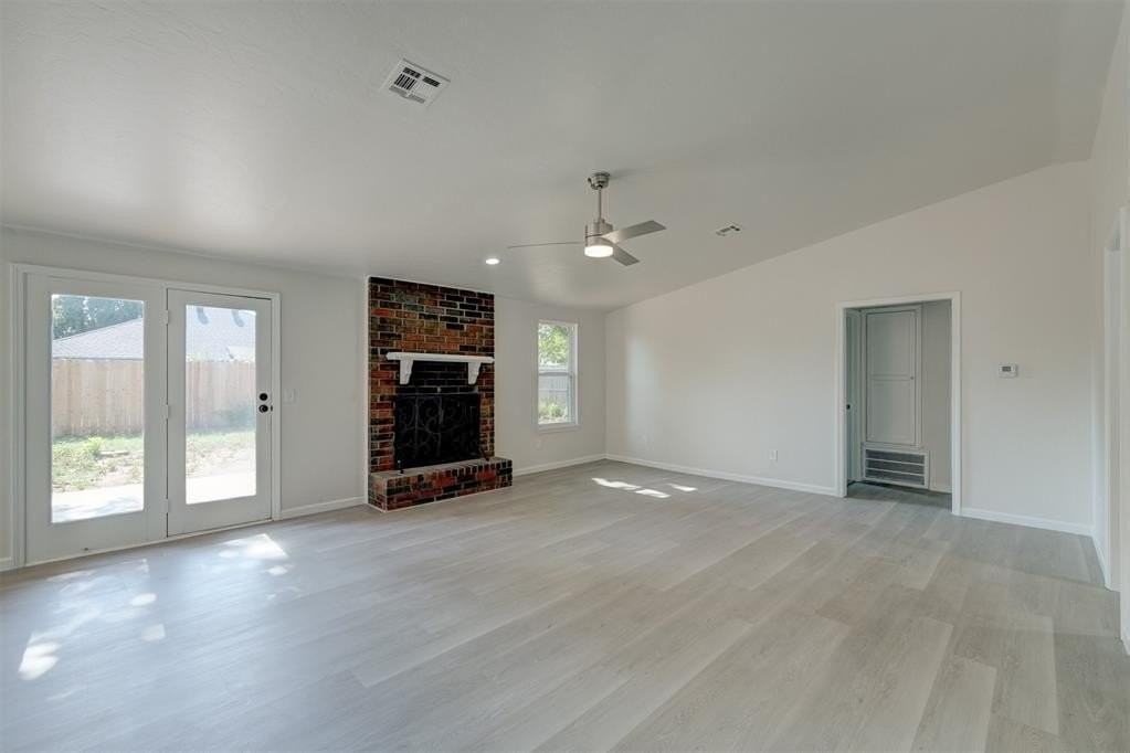 11601 Matthews Ave - Photo 5 of 39