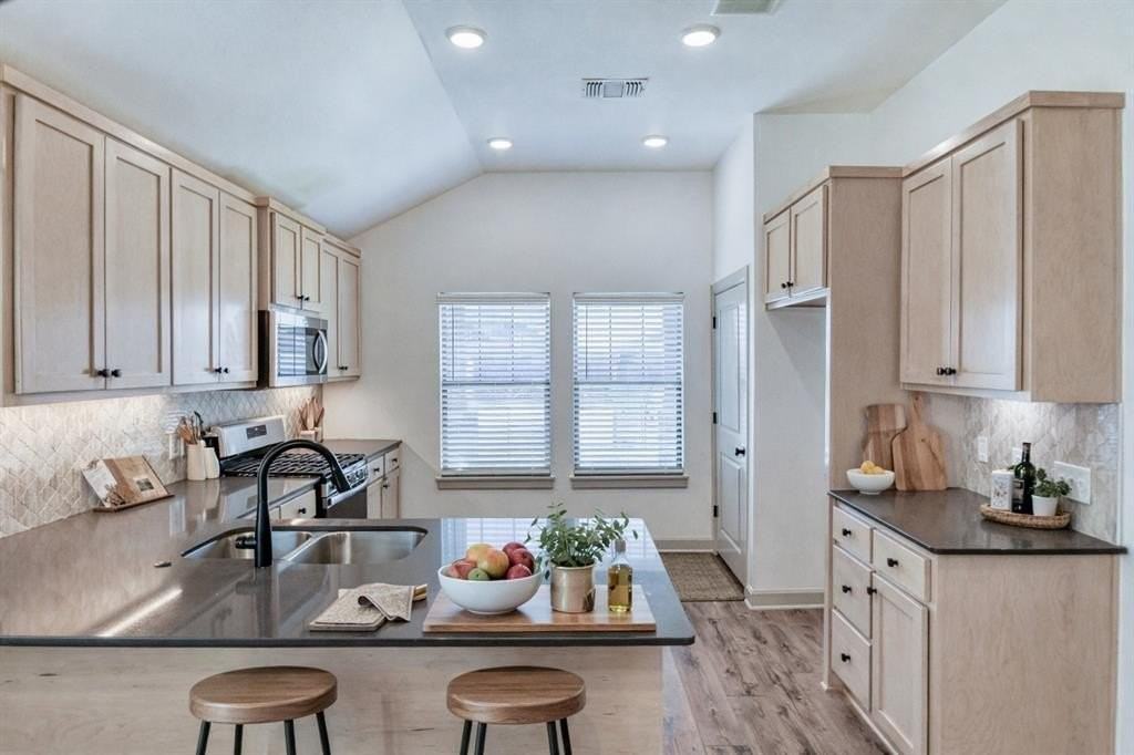 13313 Sw 5th St - Photo 5 of 46