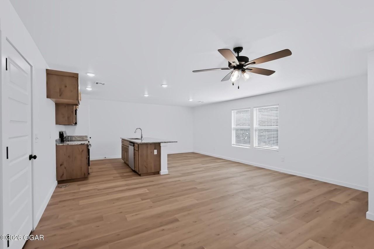 1021 Prospect Ave - Photo 5 of 35