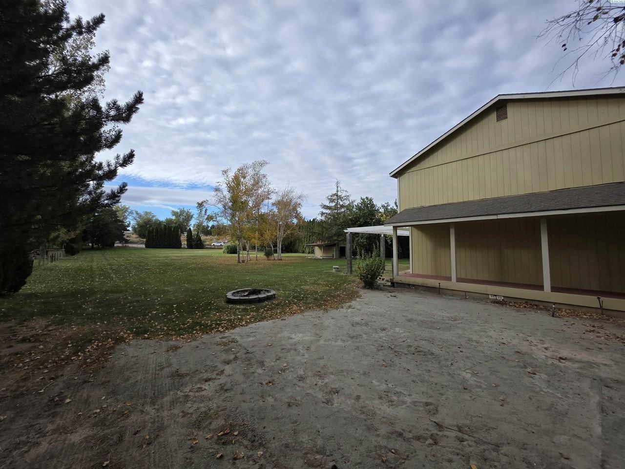 4501 Mallet St - Photo 5 of 30