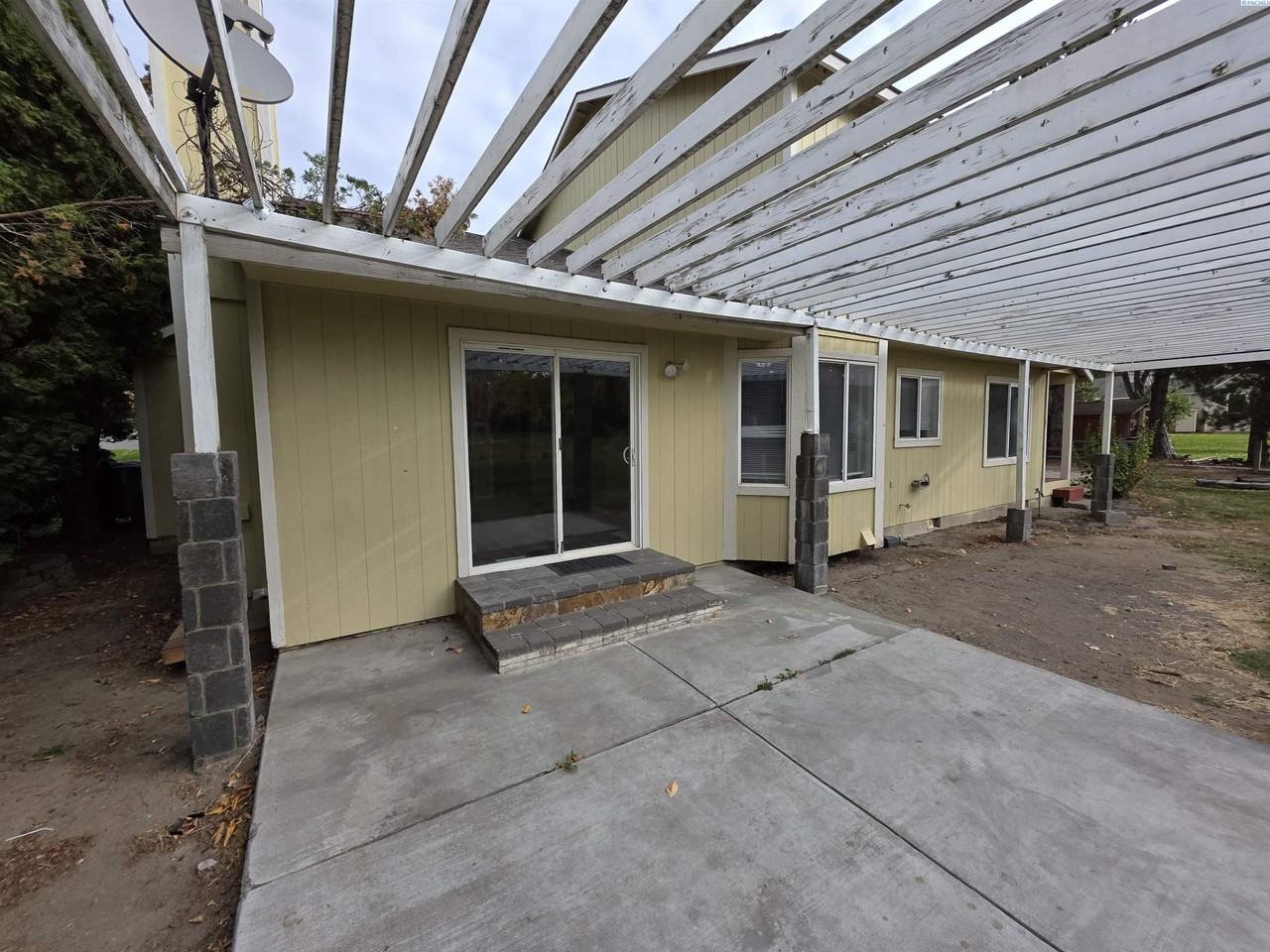 4501 Mallet St - Photo 7 of 30