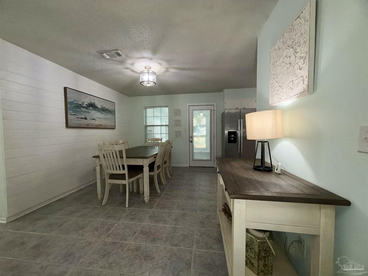 5631 Galvez Rd - Photo 7 of 36