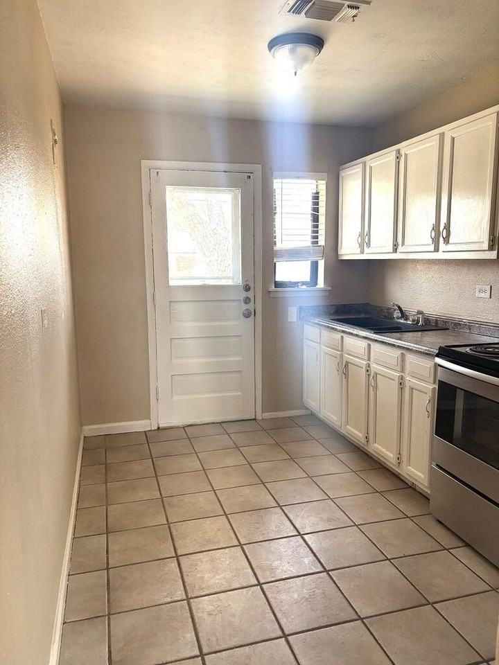 3212 W Kansas Ave - Photo 5 of 10