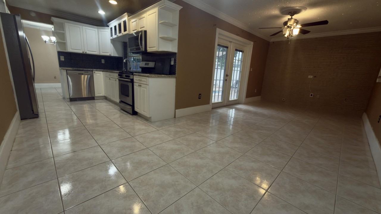 8391 Nw 21st Ct - Photo 4 of 14