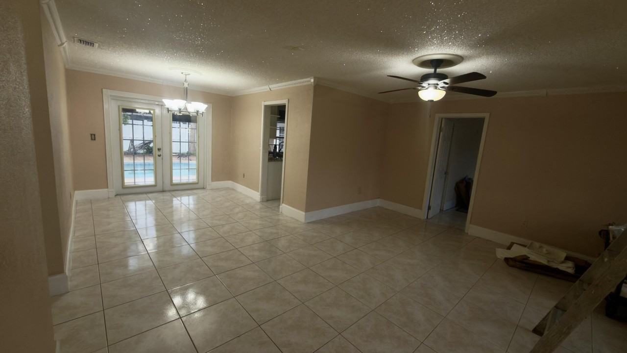 8391 Nw 21st Ct - Photo 5 of 14