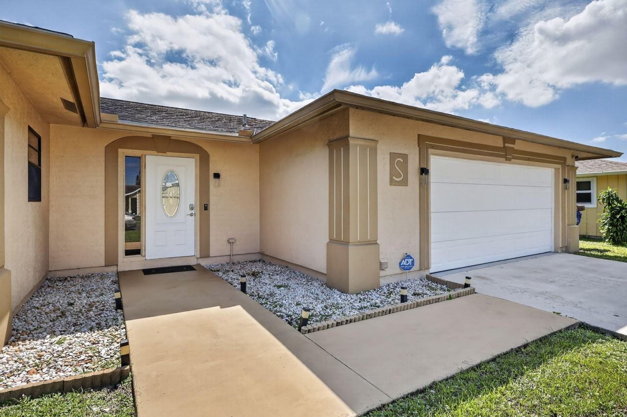 2523 Doral Way - Photo 3 of 42