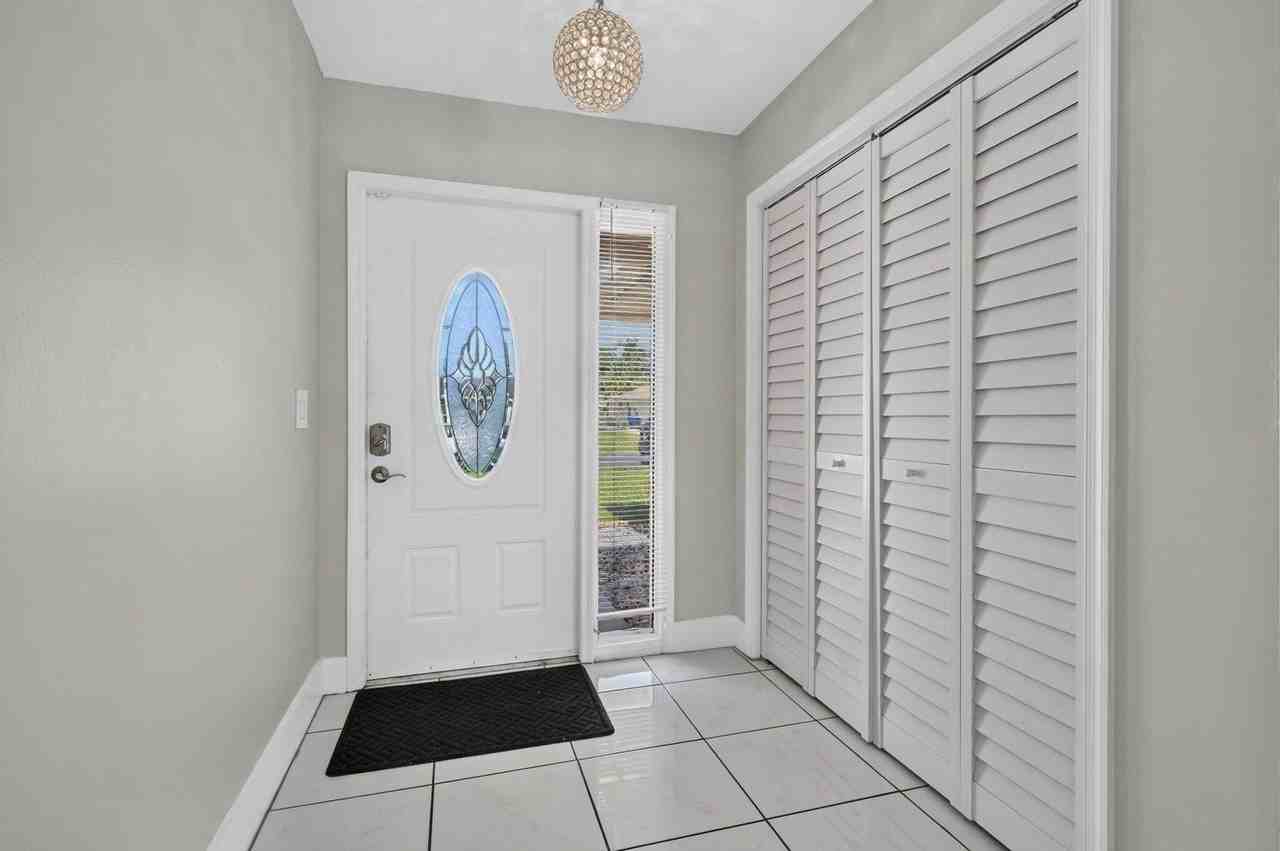 2523 Doral Way - Photo 4 of 42