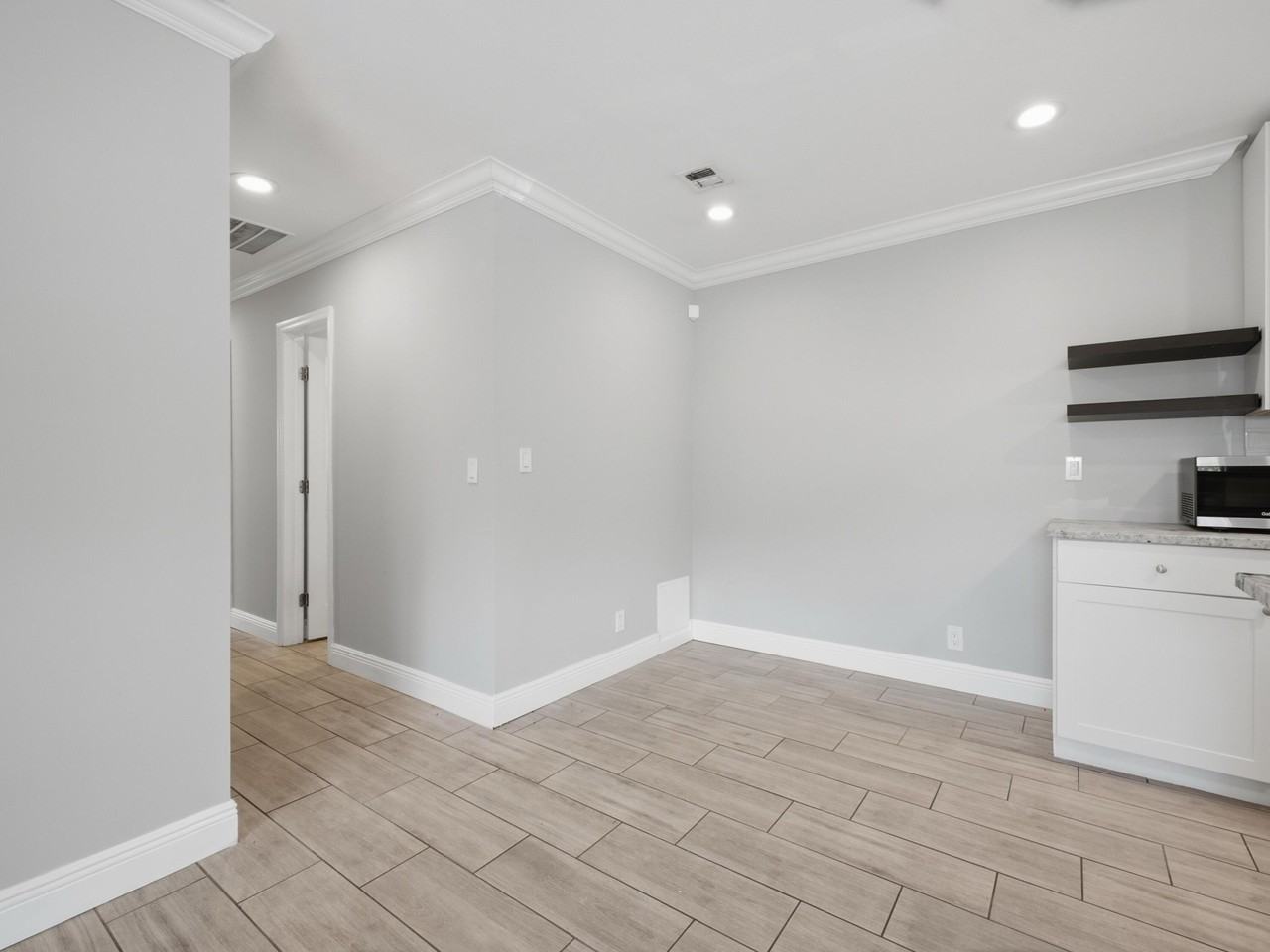 3125 Albatross Rd #A - Photo 6 of 22