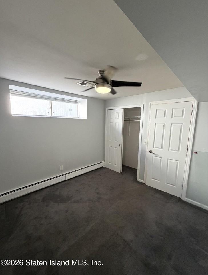 190 Manhattan St - Photo 4 of 19