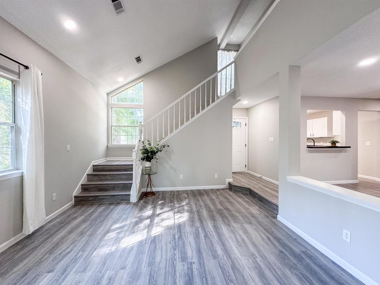 1661 Copperfield Cir - Photo 3 of 21