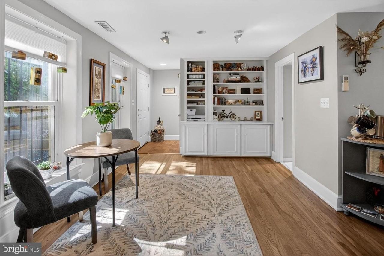 1024 Massachusetts Ave Ne #3 - Photo 2 of 28