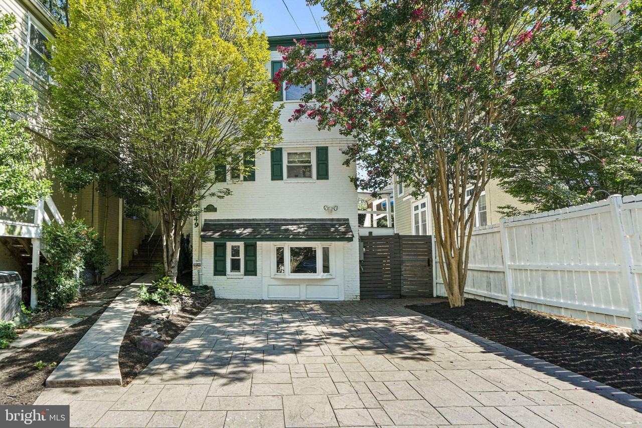 2749 Arizona Ave Nw - Photo 3 of 34