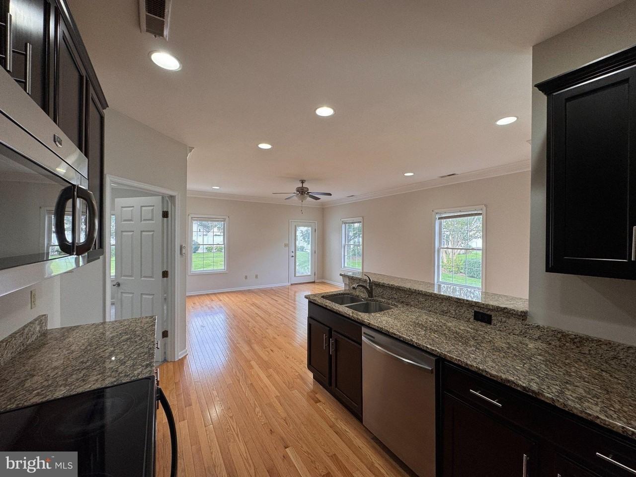 9 Leighs Way - Photo 5 of 20