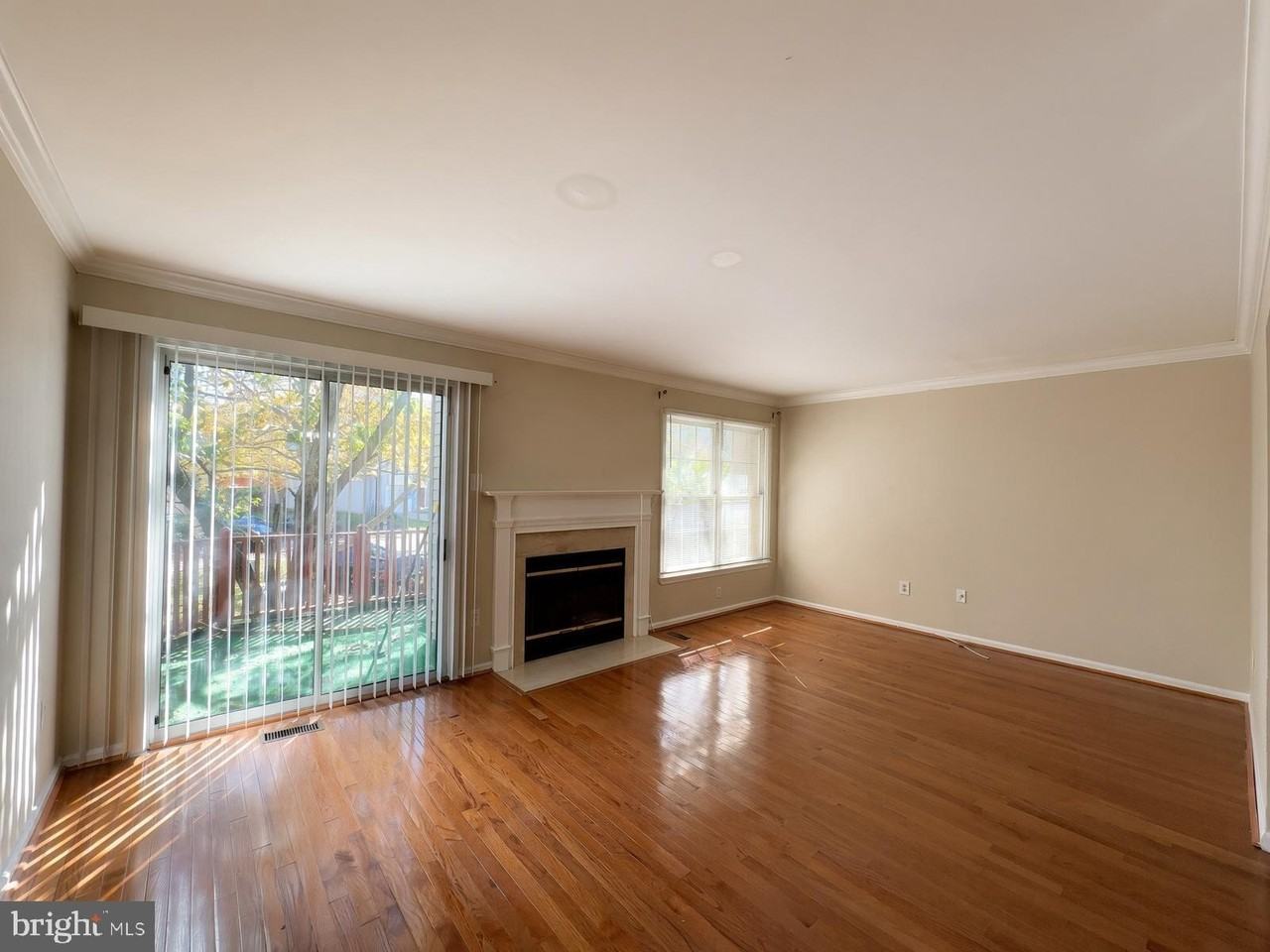 8503 Woodland Manor Dr - Photo 4 of 34