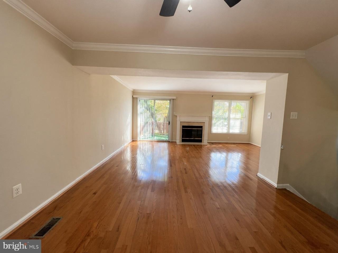 8503 Woodland Manor Dr - Photo 5 of 34