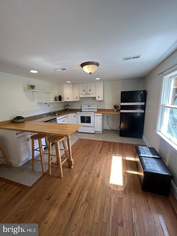 626 Clark Ave - Photo 3 of 25