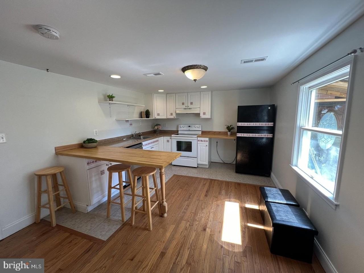 626 Clark Ave - Photo 4 of 25