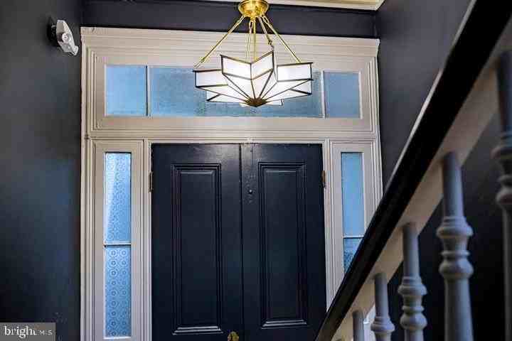 191 Prince George St #B - Photo 2 of 16