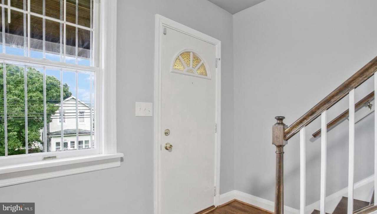 4016 6th St - Photo 3 of 19