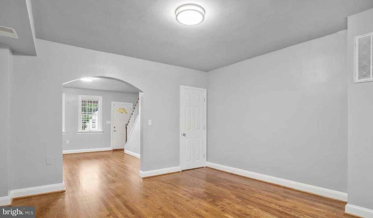4016 6th St - Photo 4 of 19