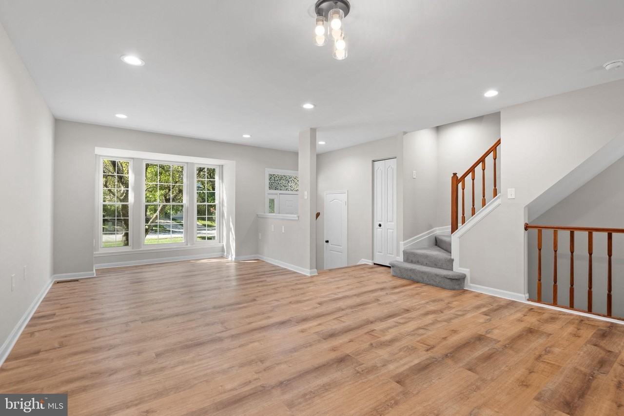 16 Knights Ct - Photo 4 of 40