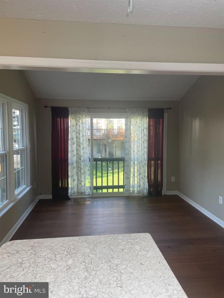 6608 Granville Ct - Photo 4 of 13