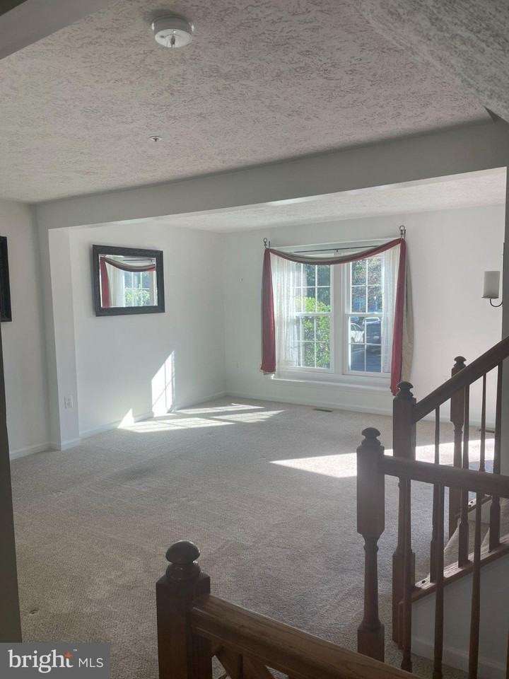 6608 Granville Ct - Photo 5 of 13