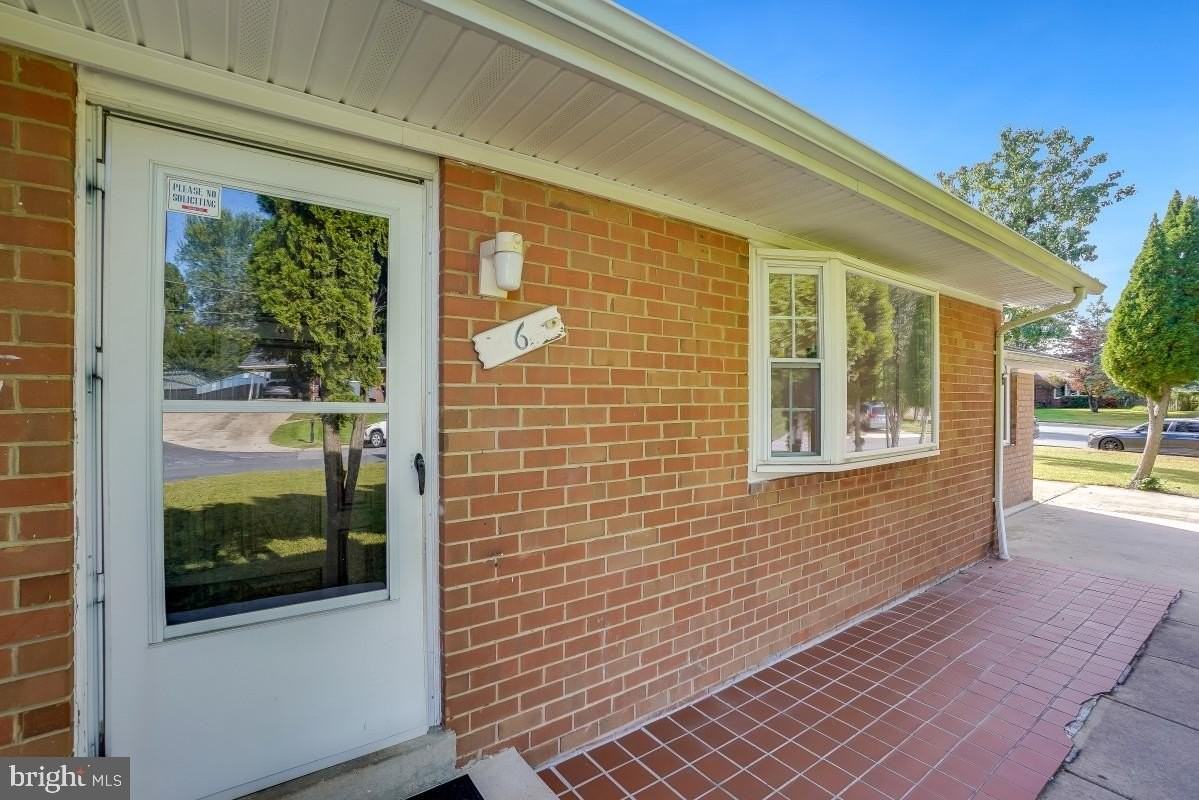6 Kerwood Ct - Photo 4 of 48